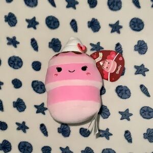 Squishmallow Shelly strawberry pancakes 5in.